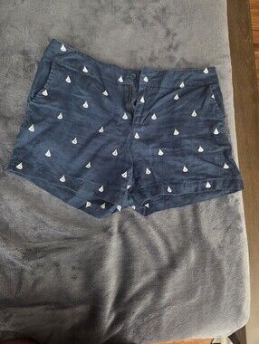 British Khaki Navy Sailboat Embroidered Linen Shorts